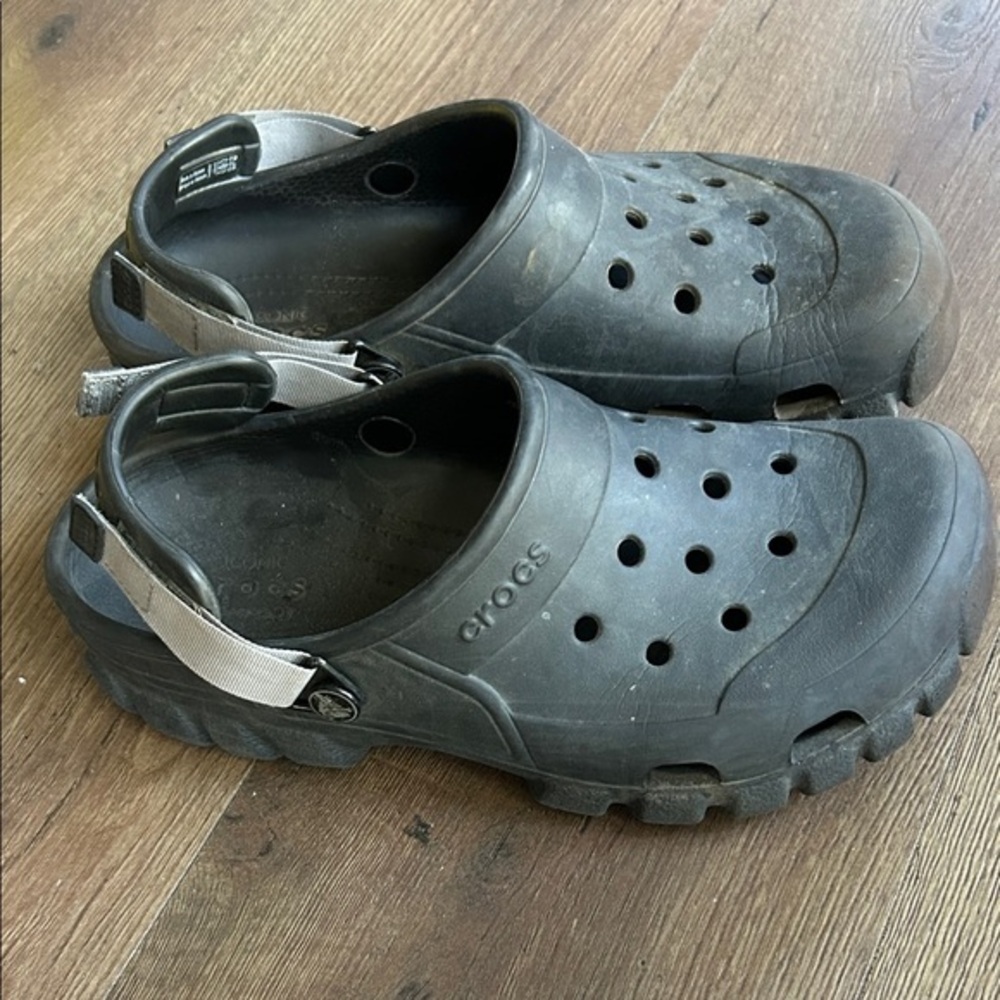 CROCS Dark Gray Clogs with Adjustable Strap ! Size 8
